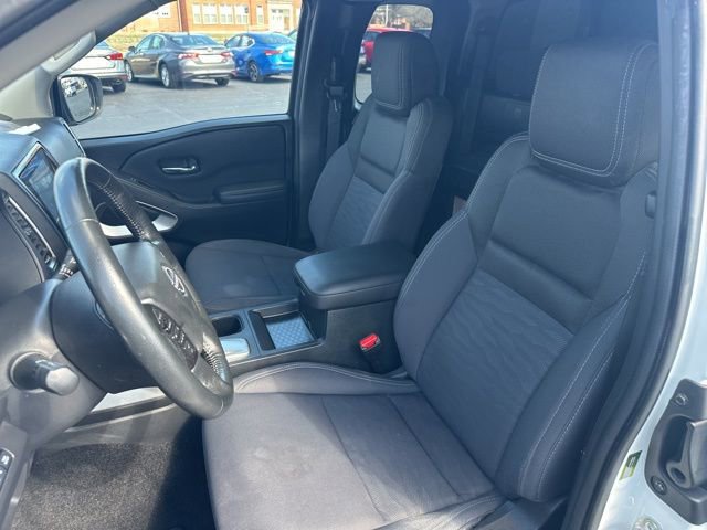 Used 2023 Nissan Frontier SV w/ SV Convenience Package image 11