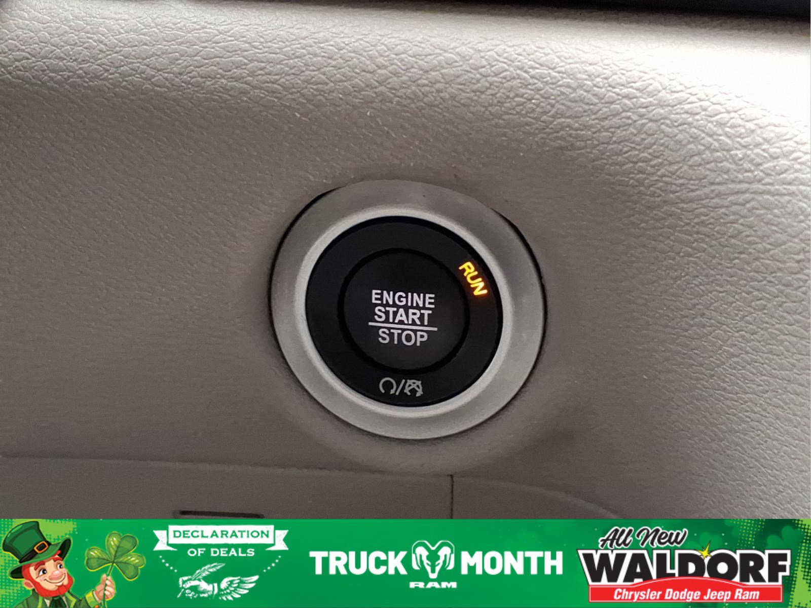 Used 2023 Chrysler Pacifica Touring-L image 22