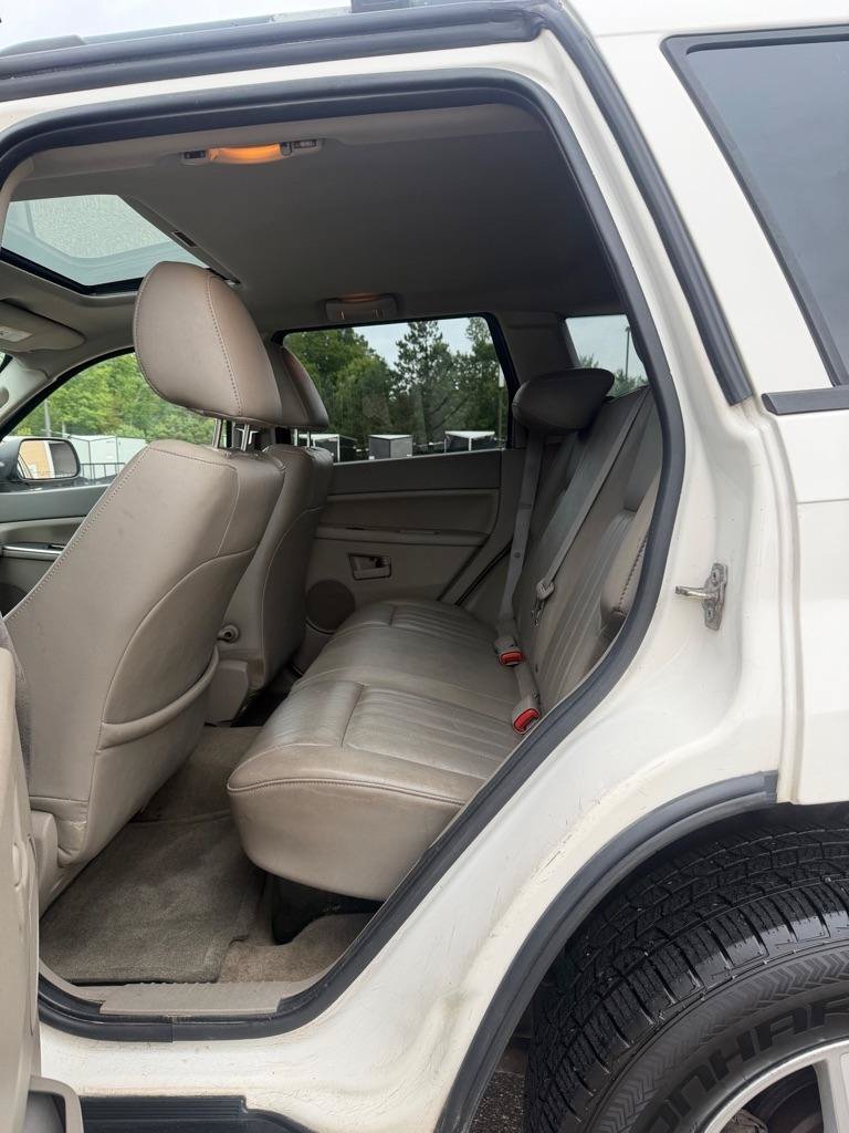 Used 2005 Jeep Grand Cherokee Laredo AWD/4WD image 13