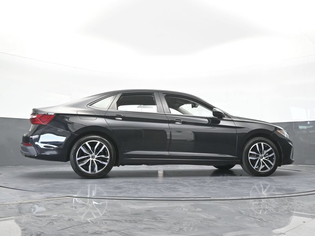 Used 2025 Volkswagen Jetta SE FWD image 58