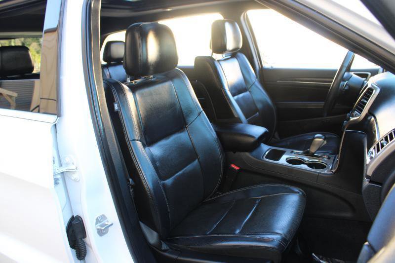 Used 2017 Jeep Grand Cherokee Limited w/ Luxury Group II RWD image 11