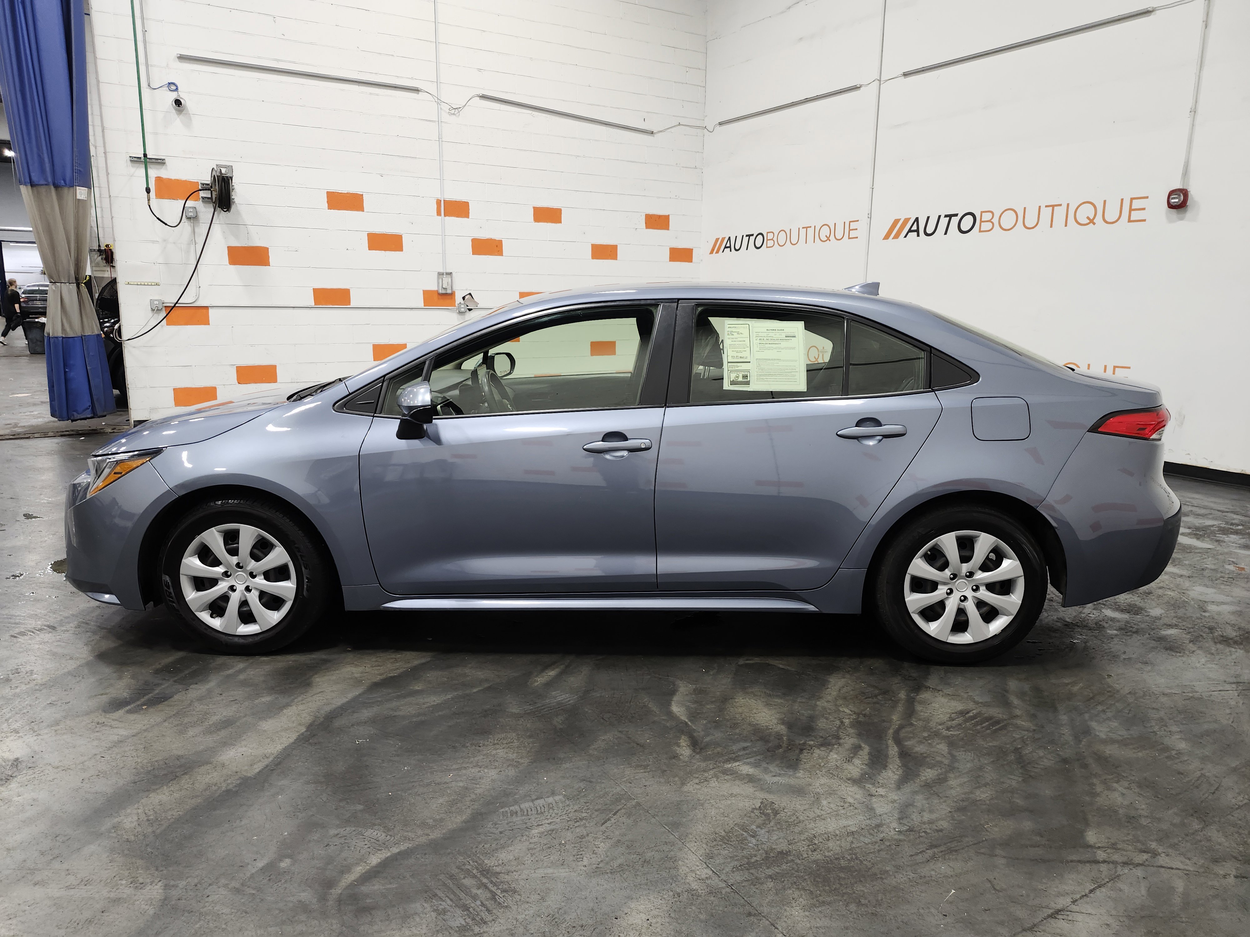 Used 2022 Toyota Corolla LE FWD image 12