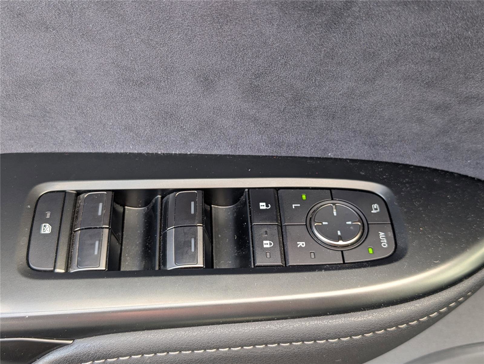 Used 2023 Lexus RZ 450e Premium w/ Accessory Package (Z1) image 20