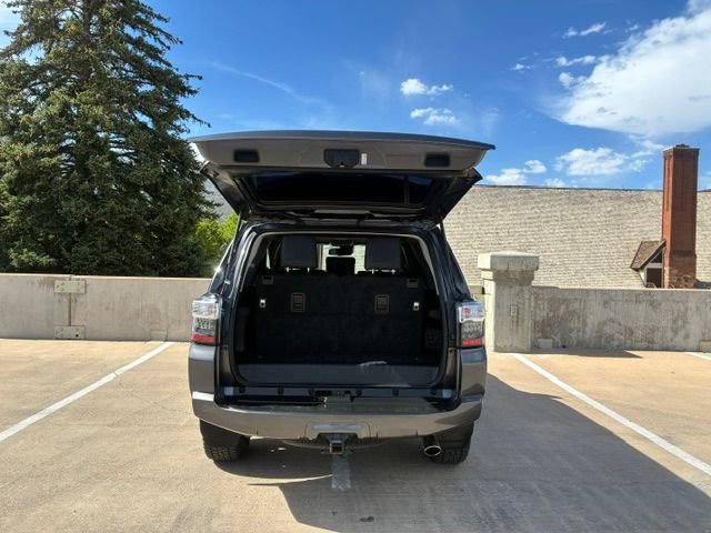 Used 2021 Toyota 4Runner SR5 Premium w/ Moonroof Package AWD/4WD image 8