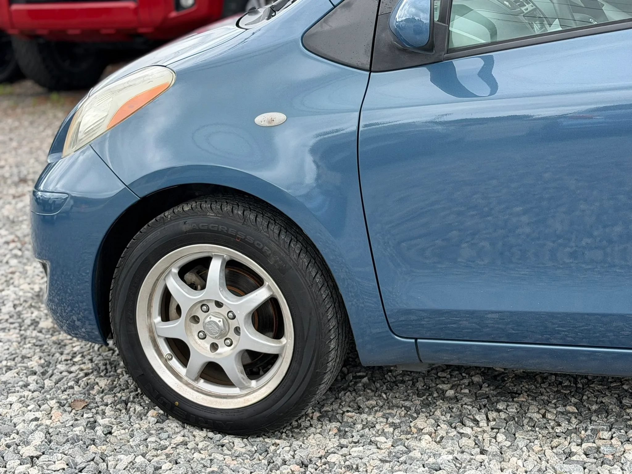 Used 2009 Toyota Yaris S FWD image 10