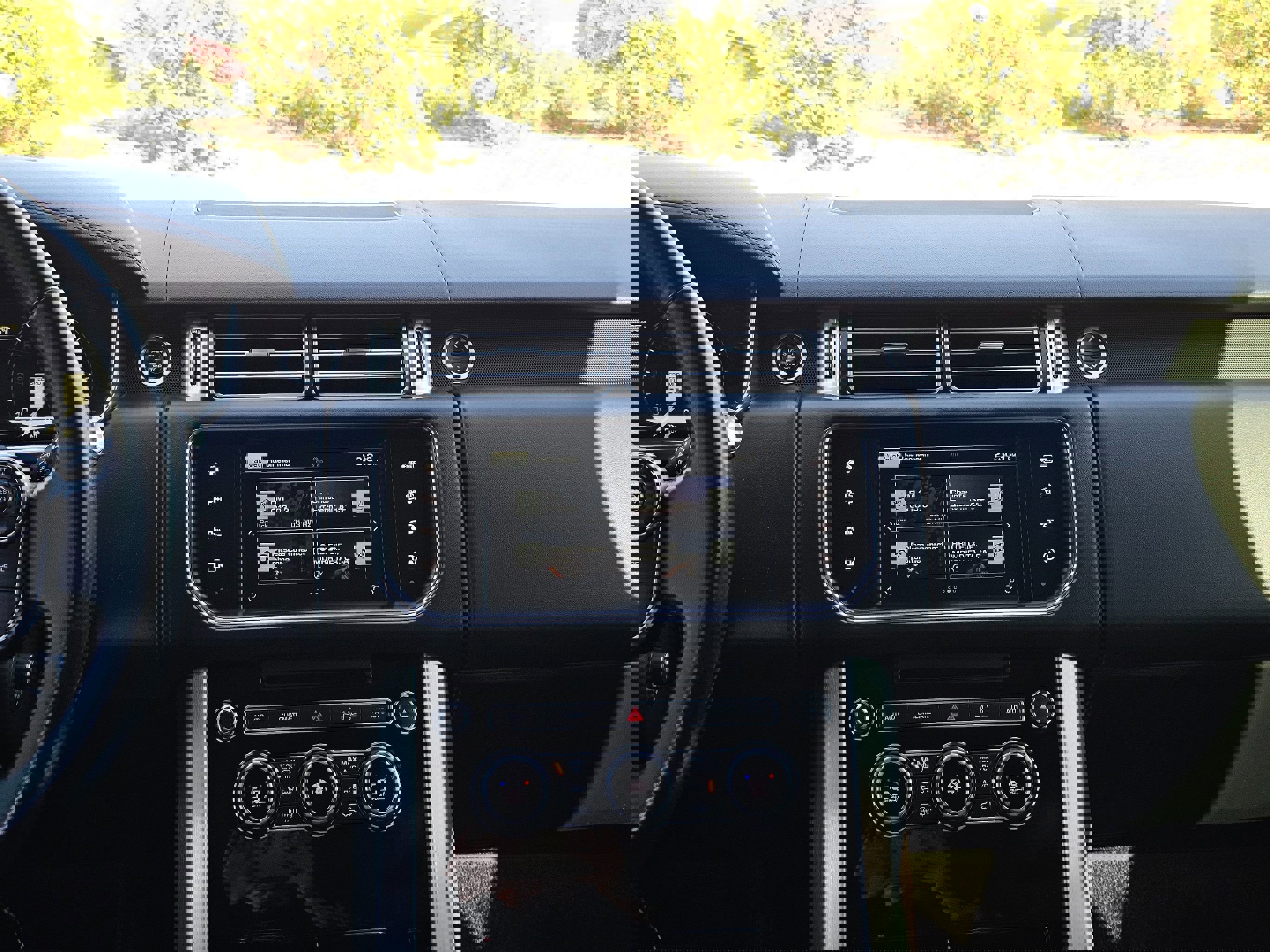 Used 2016 Land Rover Range Rover HSE image 25