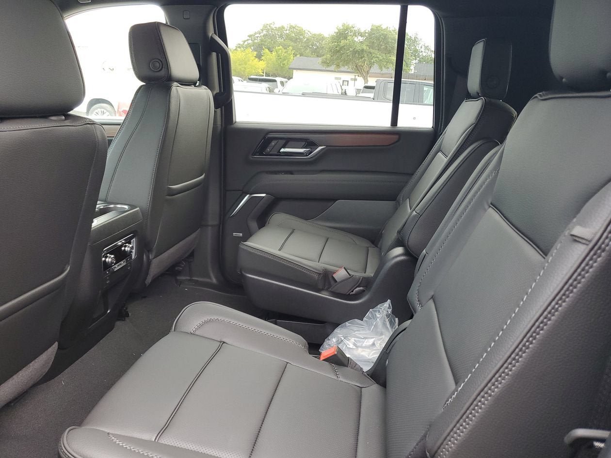 New 2026 GMC Yukon XL Denali RWD image 11