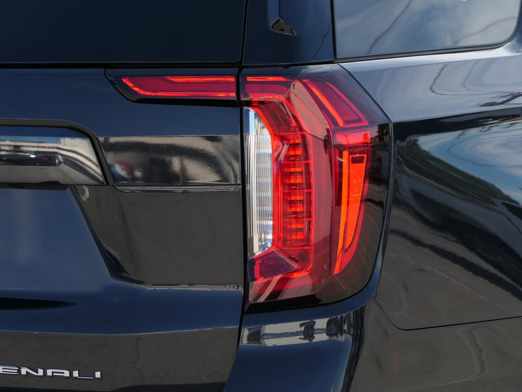 Used 2023 GMC Yukon Denali Ultimate image 5