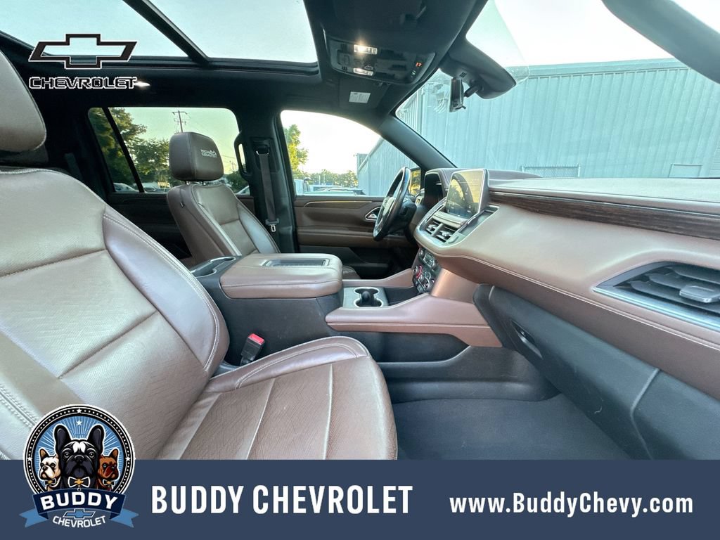 Used 2022 Chevrolet Suburban High Country w/ Premium Package AWD/4WD image 32