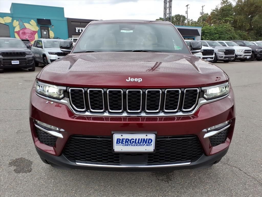New 2025 Jeep Grand Cherokee Limited image 9