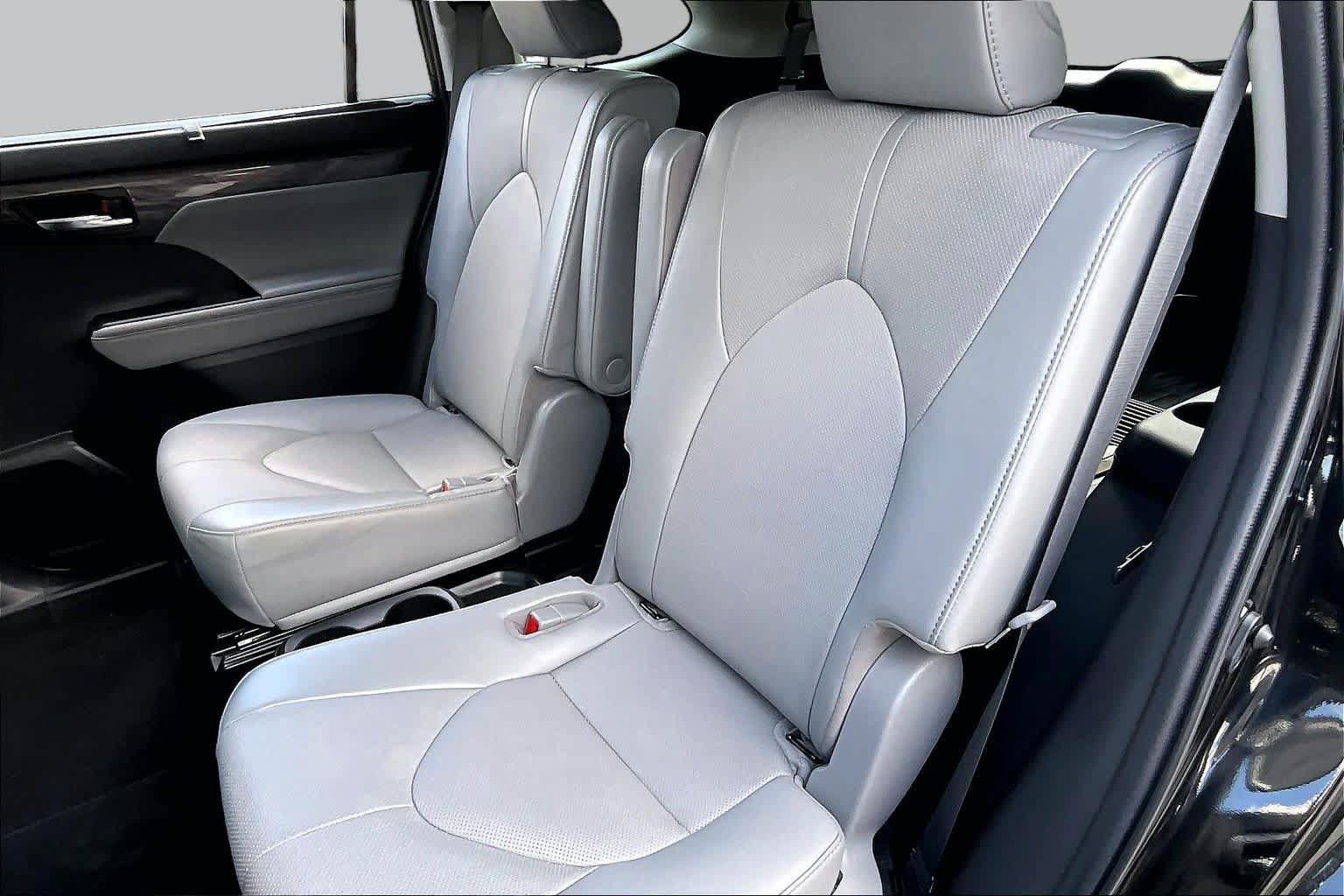 Used 2022 Toyota Highlander Limited AWD/4WD image 38