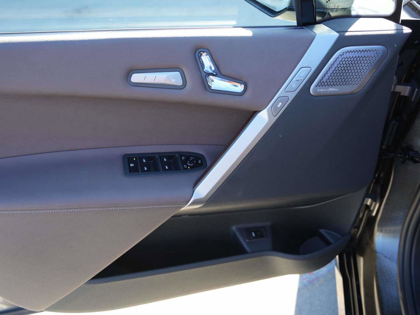 Used 2025 BMW iX M60 image 16