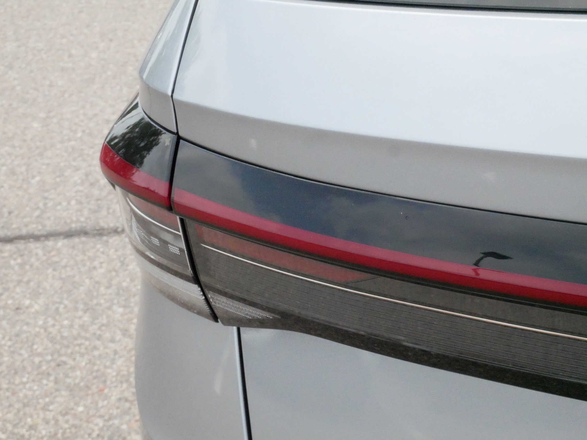 Used 2025 Volkswagen Taos SE w/ Panoramic Sunroof Package AWD/4WD image 16
