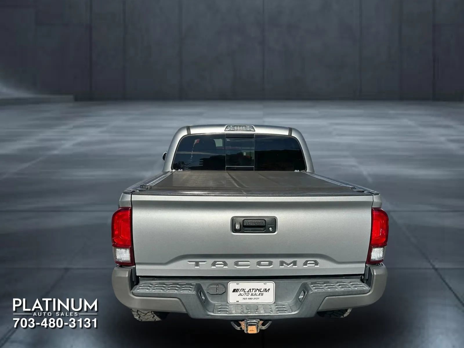 Used 2017 Toyota Tacoma TRD Off-Road image 7