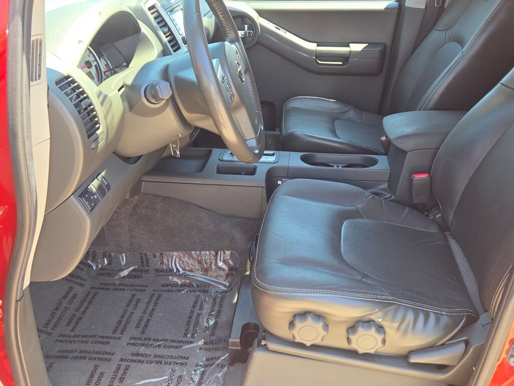 Used 2014 Nissan Xterra PRO-4X w/ Pro-4x Leather Package AWD/4WD image 19