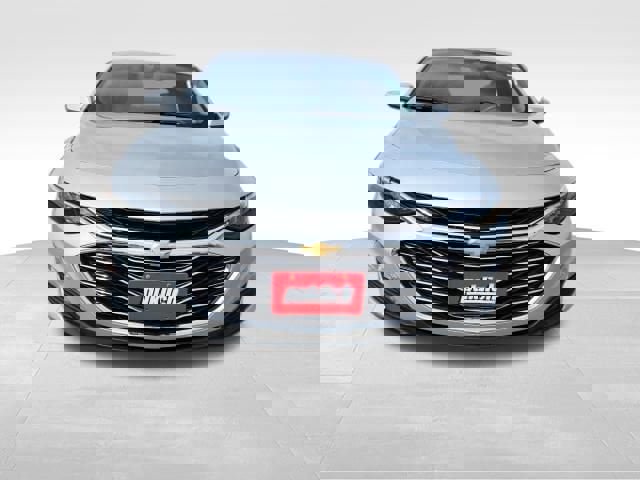 Used 2019 Chevrolet Malibu LT image 2