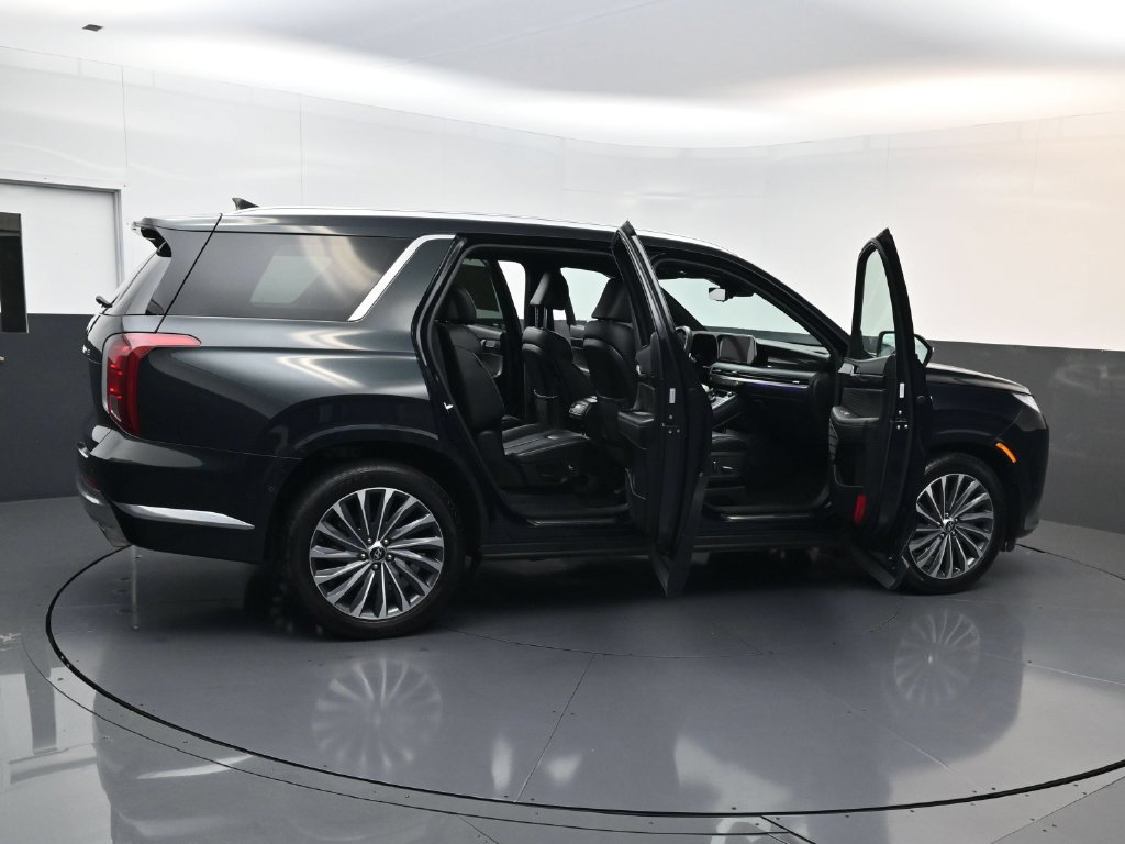 Certified 2024 Hyundai Palisade Calligraphy FWD image 31