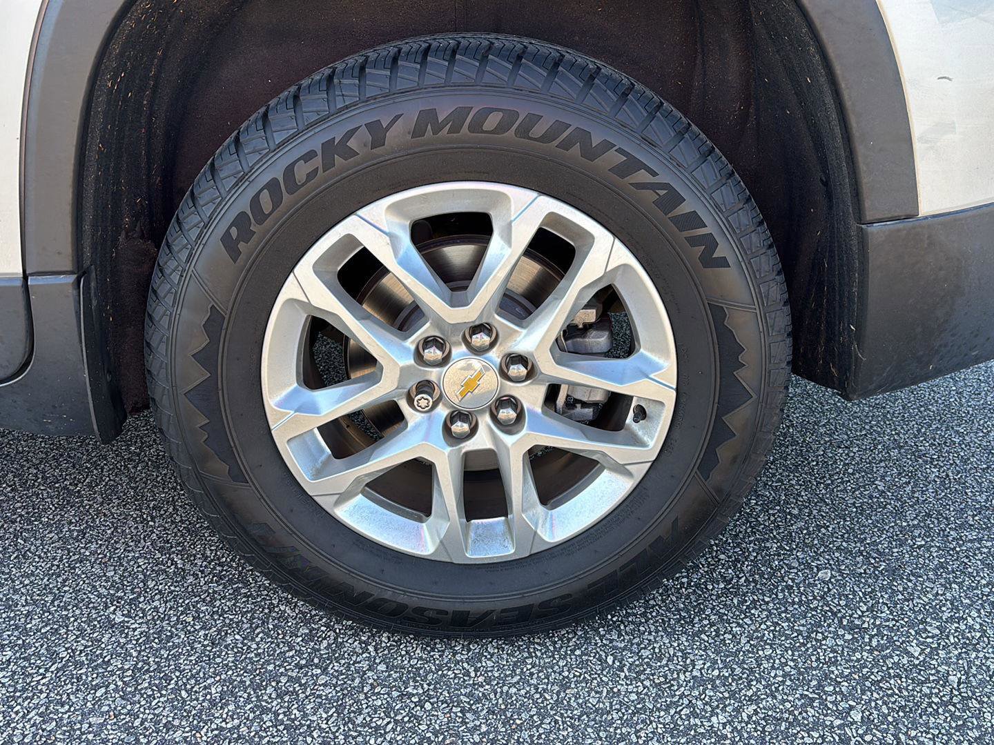 Used 2020 Chevrolet Traverse LT image 6