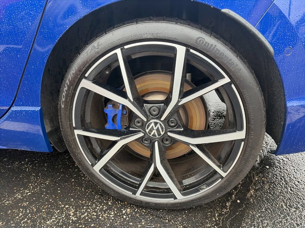 Used 2024 Volkswagen Golf R AWD/4WD image 11