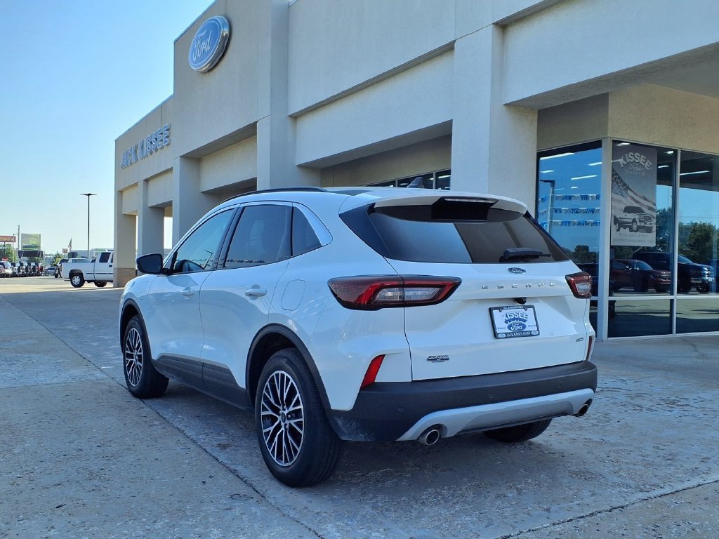 Used 2024 Ford Escape SE FWD image 2