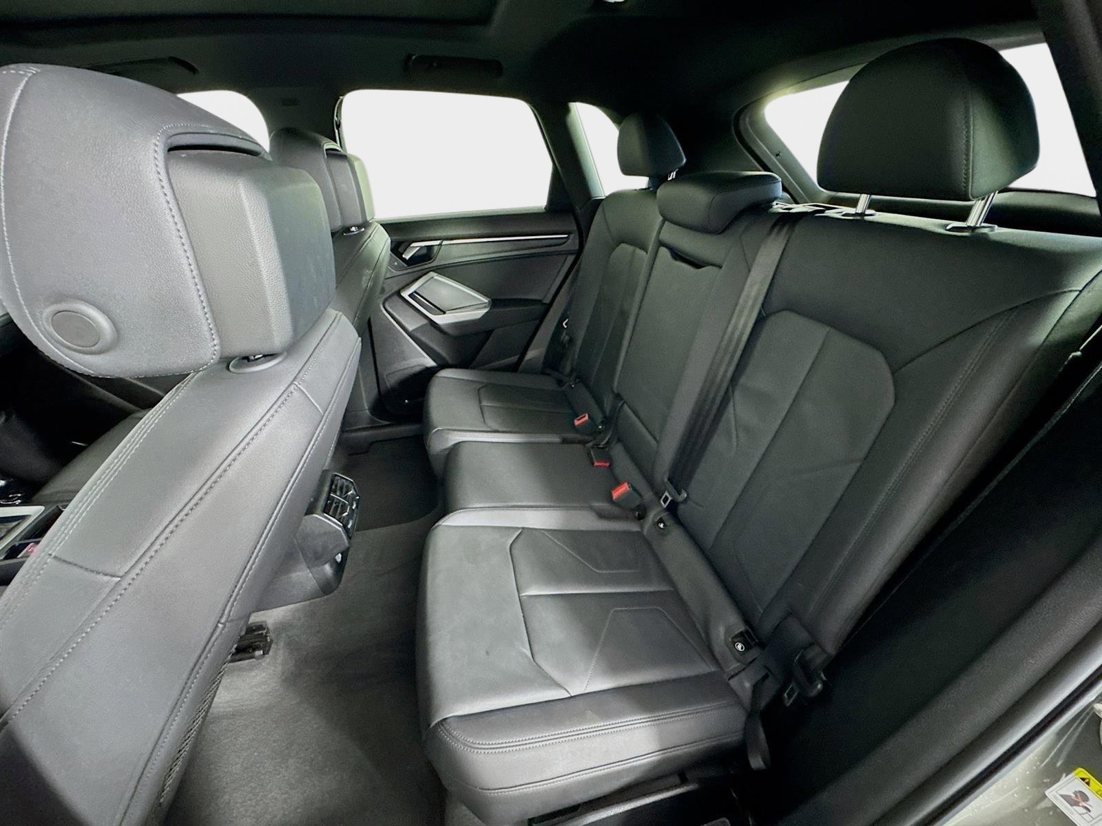 Used 2024 Audi Q3 2.0T Premium image 23