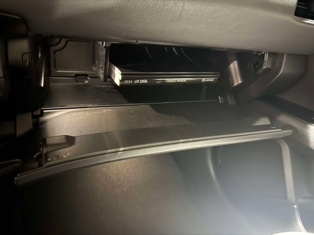Used 2024 Lexus UX 250h F Sport AWD/4WD image 40