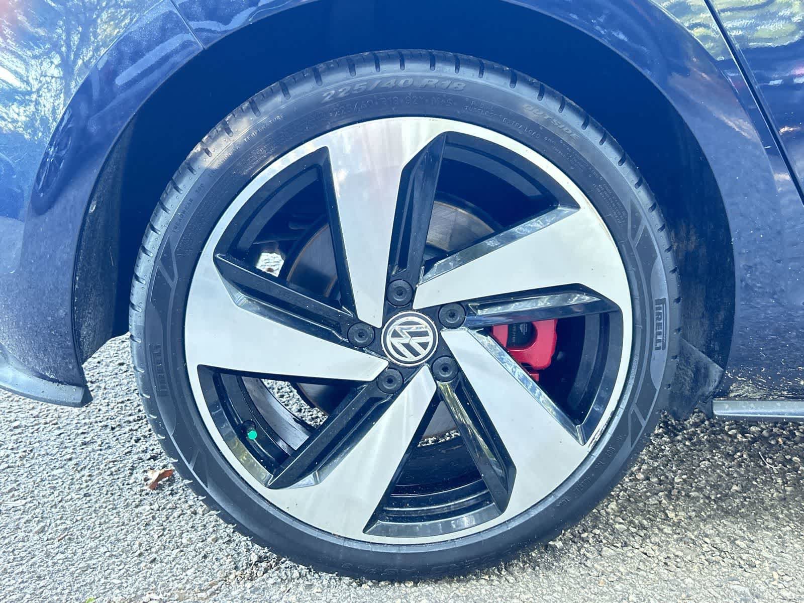 Used 2018 Volkswagen GTI SE FWD image 5