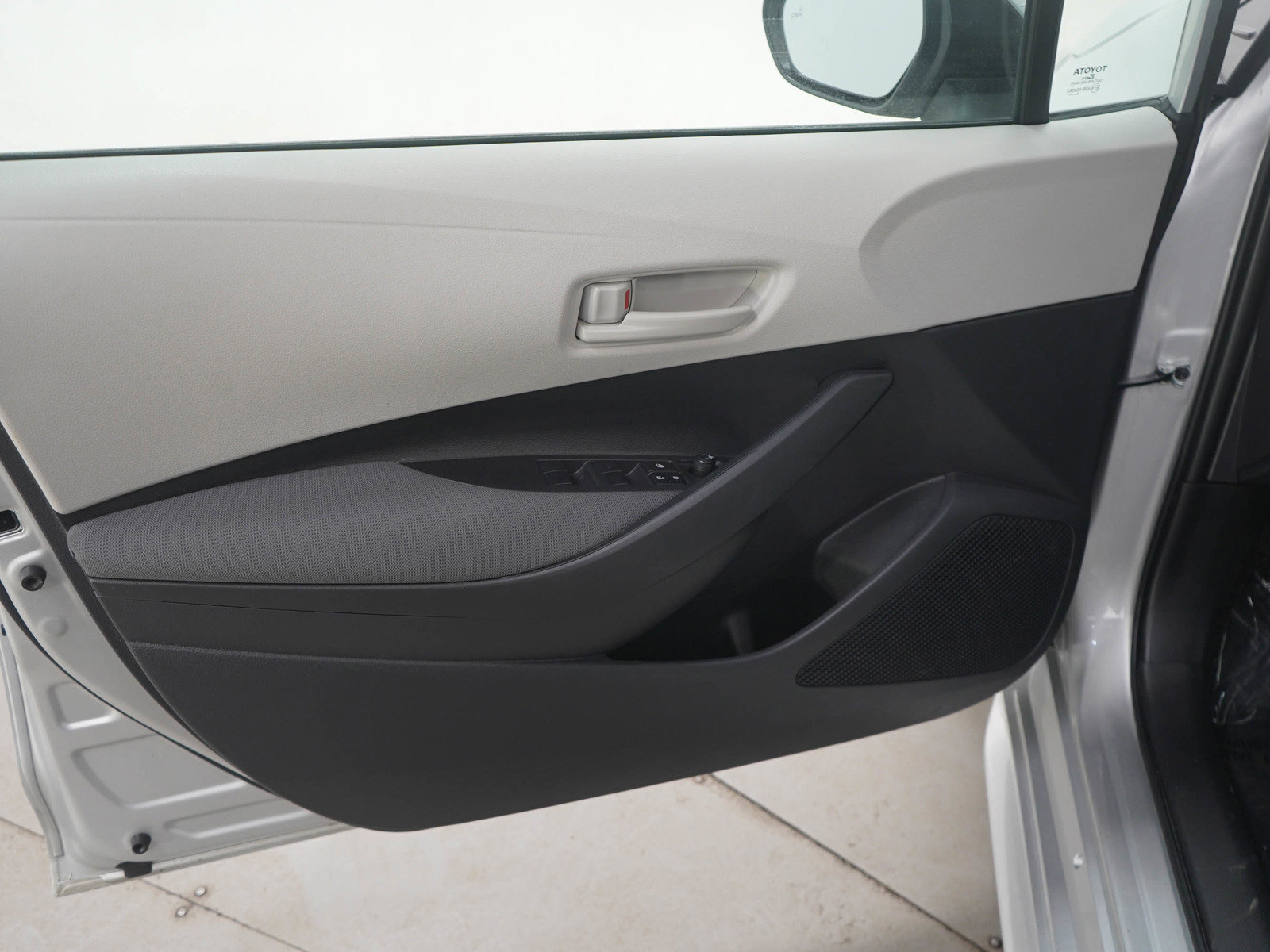 Used 2026 Toyota Corolla LE image 17