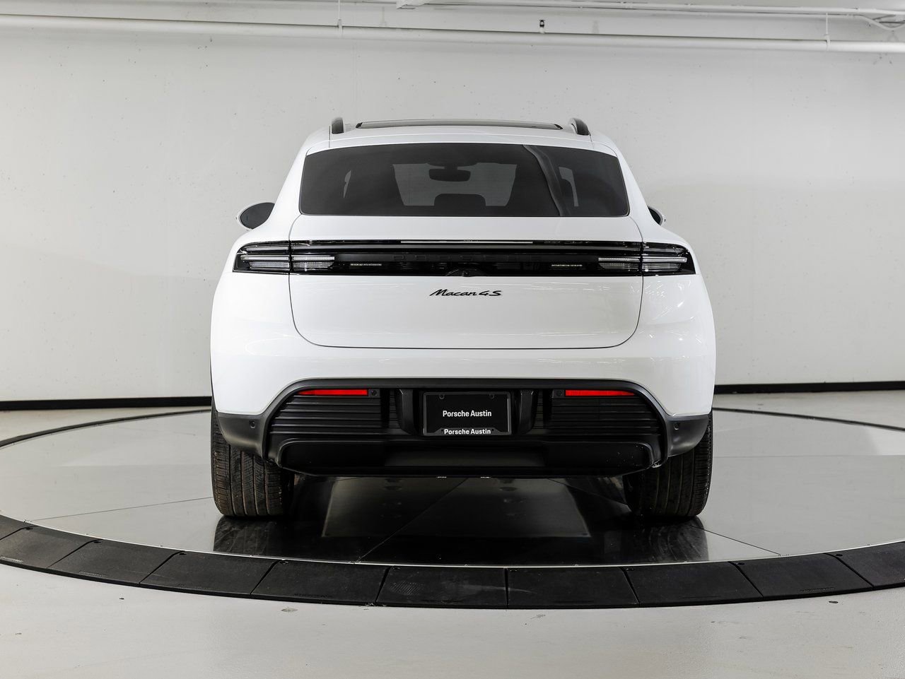 New 2026 Porsche Macan 4S Electric AWD/4WD image 6