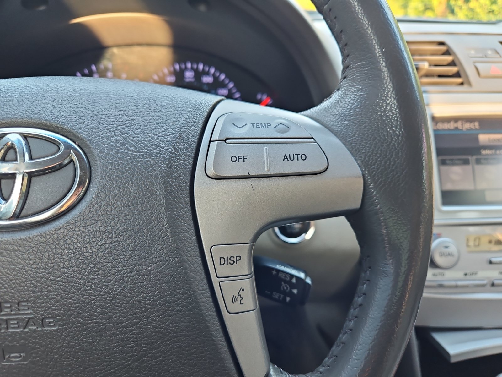 Used 2011 Toyota Camry XLE w/ SE/XLE Extra-Value Pkg FWD image 23