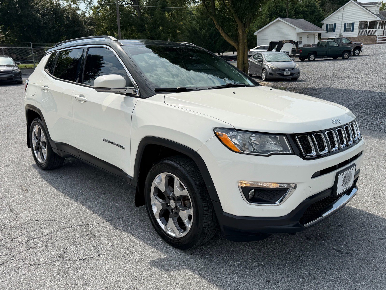 Used 2018 Jeep Compass Limited w/ Navigation Group AWD/4WD image 3