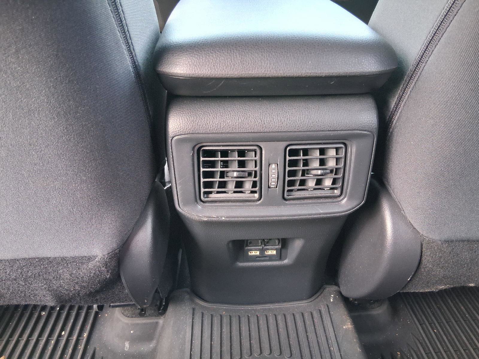 Used 2021 Toyota RAV4 SE w/ Weather & Moonroof Package image 25