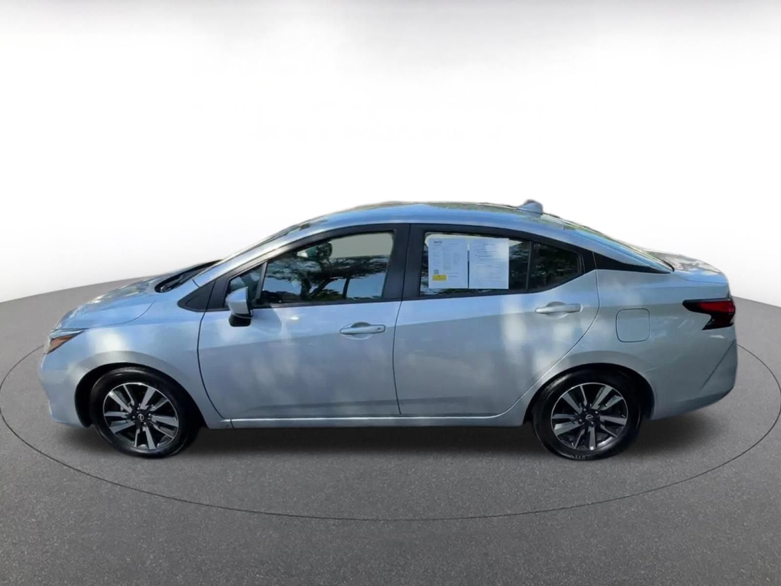 Used 2025 Nissan Versa SV FWD image 8