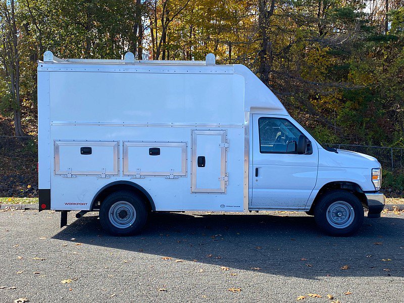 New 2026 Ford E-350 and Econoline 350 Super Duty w/ Power Equipment Group RWD image 5