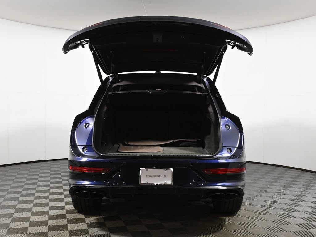 Used 2022 Bentley Bentayga AWD/4WD image 42