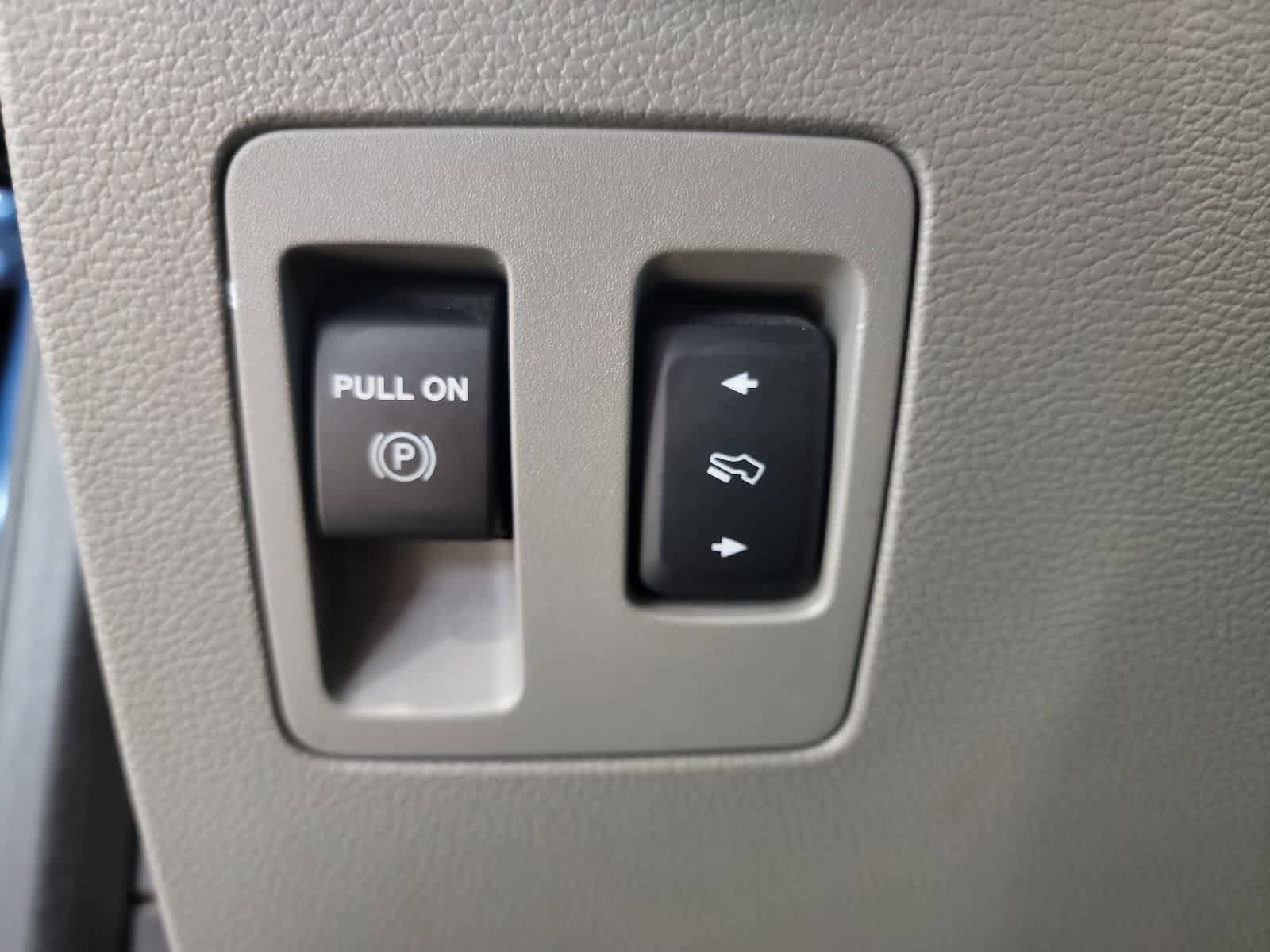 Used 2015 Ford F150 XLT w/ Equipment Group 302A Luxury AWD/4WD image 46