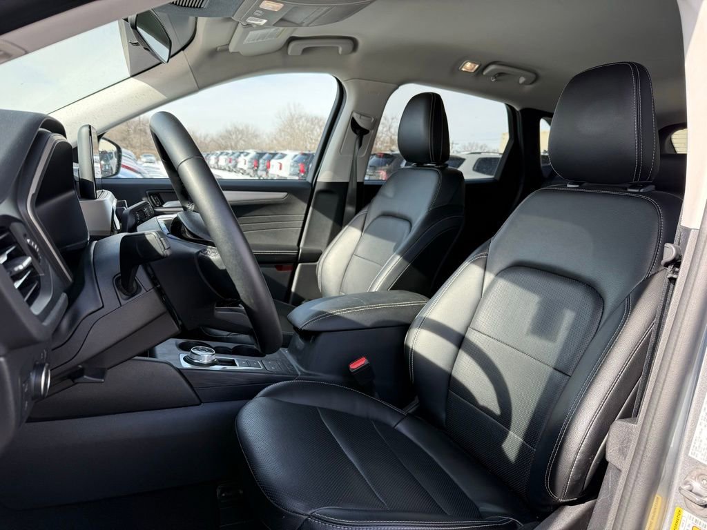 Used 2022 Ford Escape SEL w/ Technology Package image 10