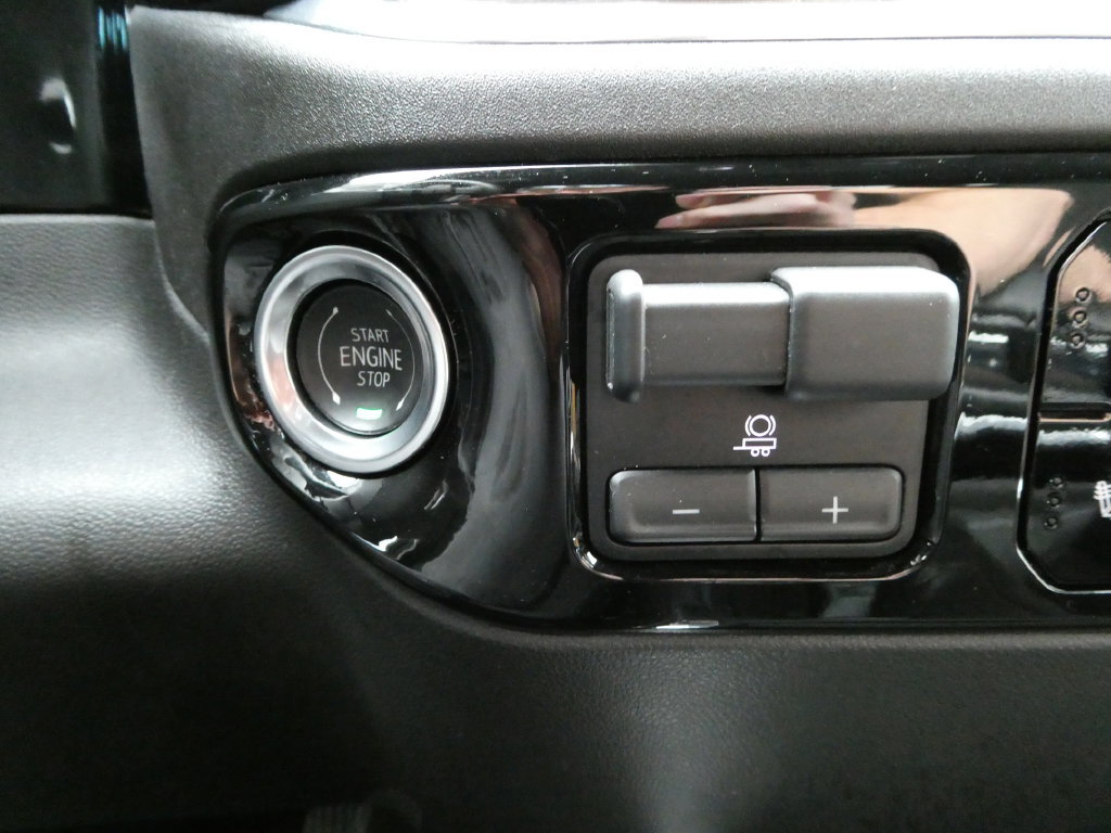 Certified 2025 Chevrolet Silverado 1500 LT AWD/4WD image 27