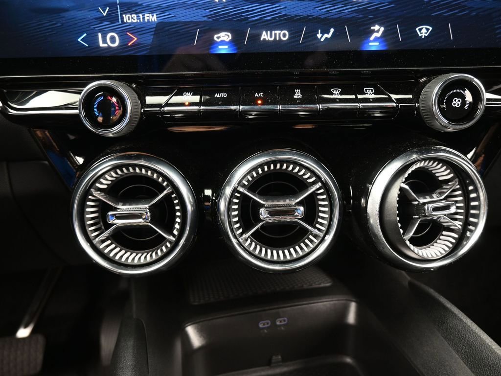 Used 2025 Chevrolet Blazer EV LT image 29