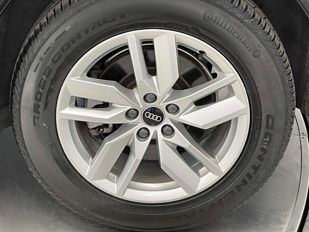 Certified 2023 Audi Q5 2.0T Premium w/ Convenience Package AWD/4WD image 12