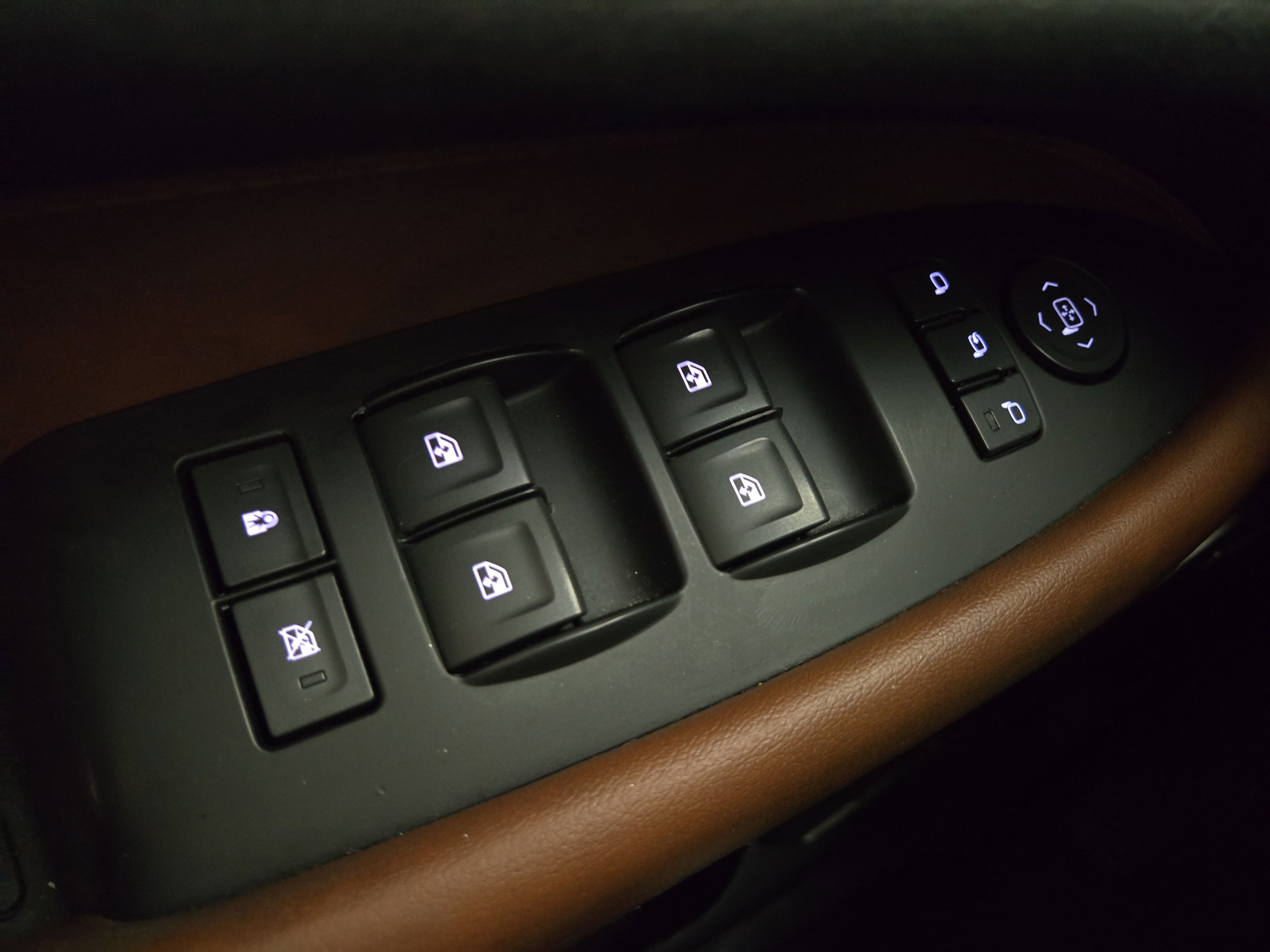 Used 2018 Cadillac Escalade Premium Luxury w/ LPO, Radiant Package image 27