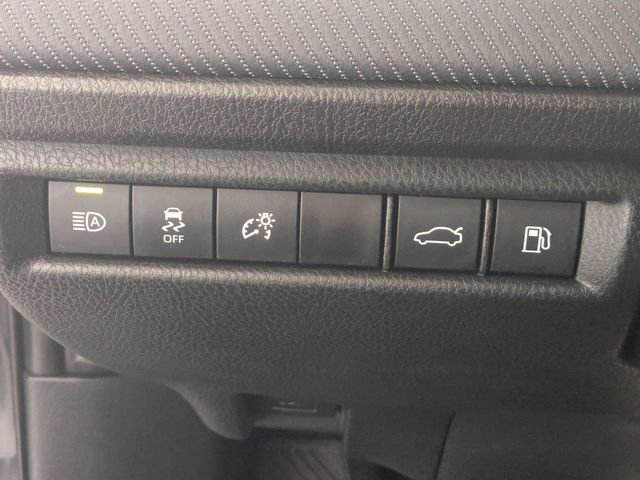 Used 2025 Toyota Camry SE image 14