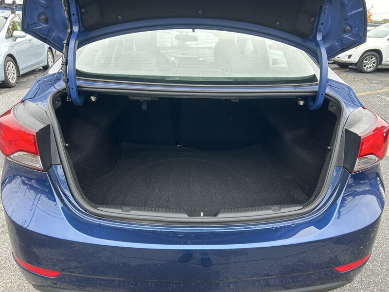 Used 2016 Hyundai Elantra Value Edition FWD image 11