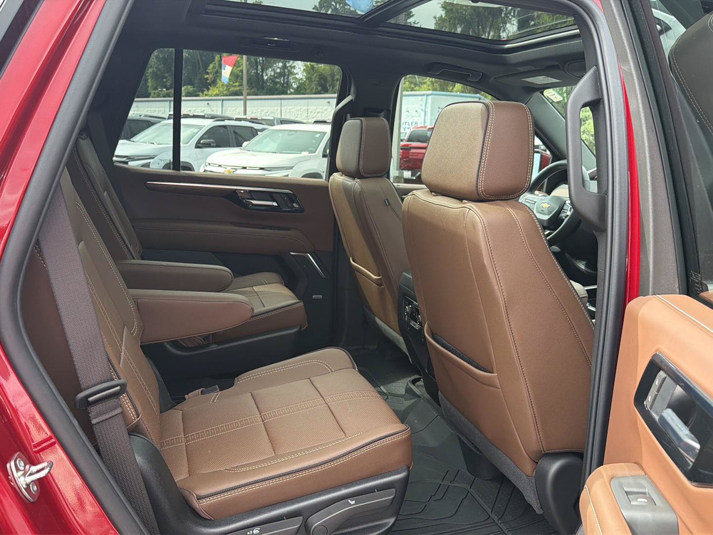 Used 2026 Chevrolet Tahoe High Country w/ Sun And Tow Package AWD/4WD image 14