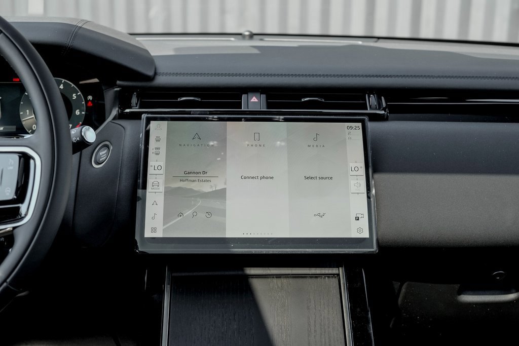 New 2026 Land Rover Range Rover Velar Dynamic SE image 19