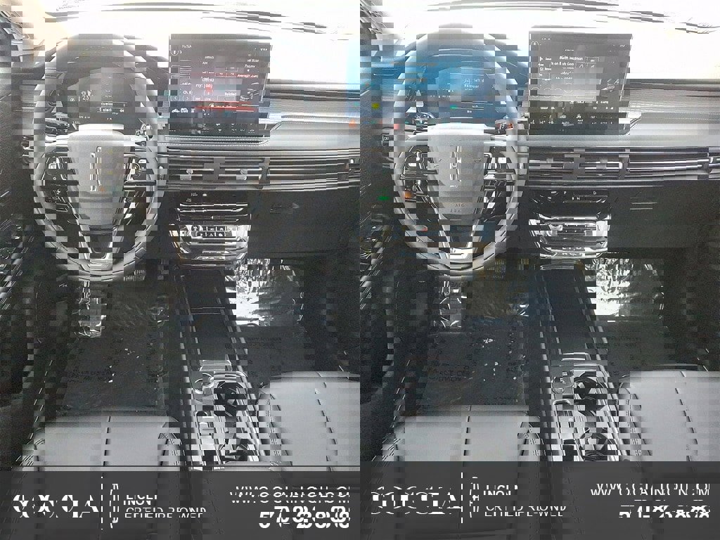 Certified 2024 Lincoln Corsair AWD image 11