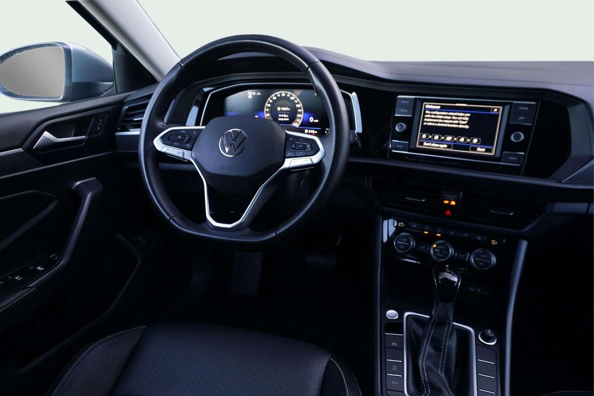 Used 2024 Volkswagen Jetta SE image 23