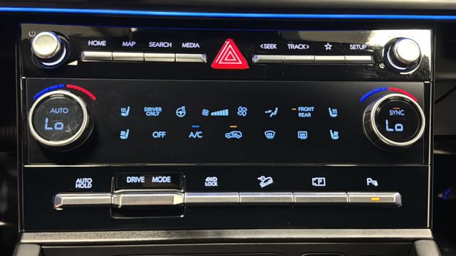 Used 2025 Hyundai Santa Fe Calligraphy AWD/4WD image 18