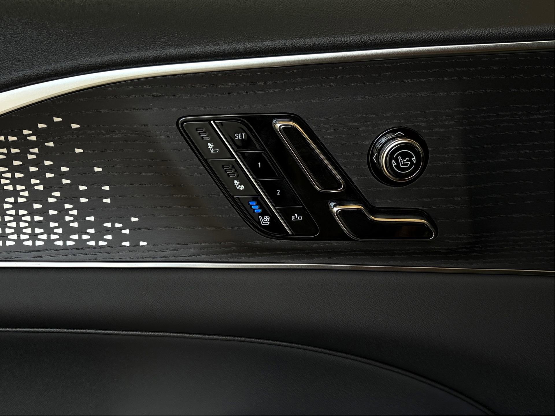 New 2026 Cadillac Lyriq V w/ Exterior Carbon Fiber Package image 32