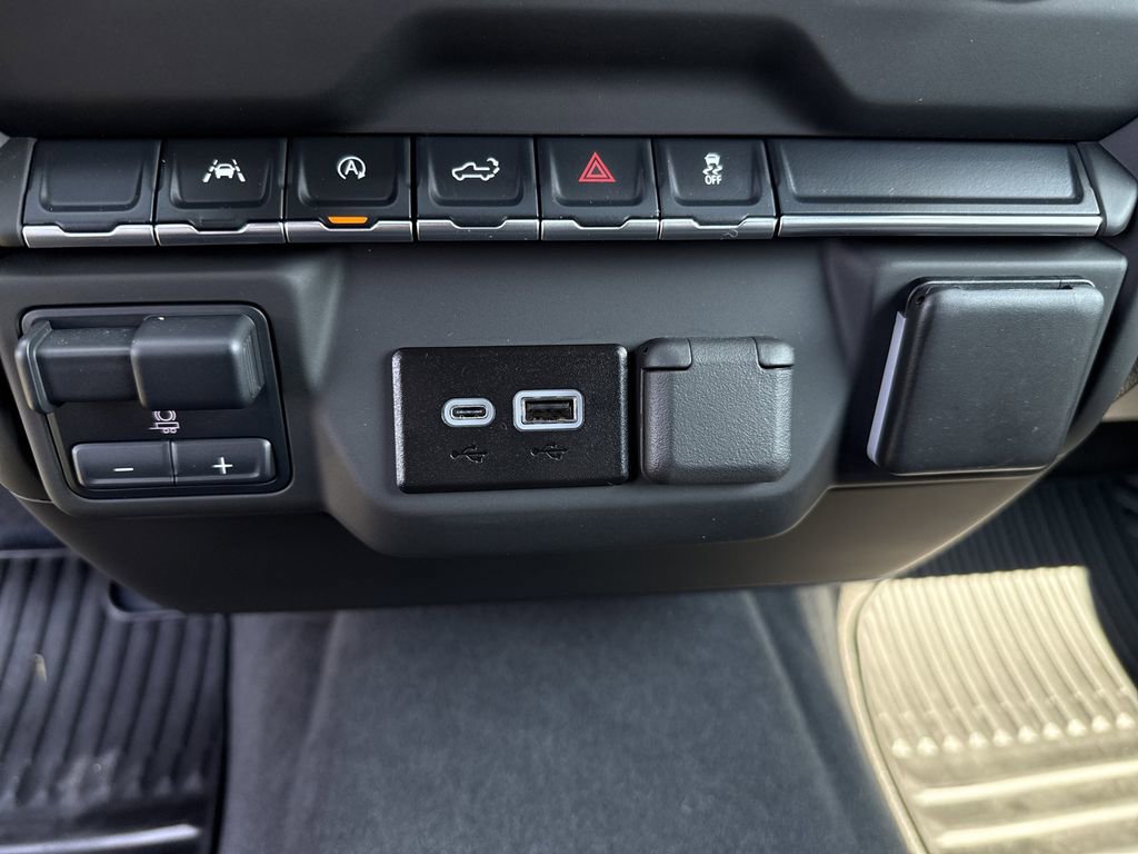 Used 2025 Chevrolet Silverado 1500 Custom image 30